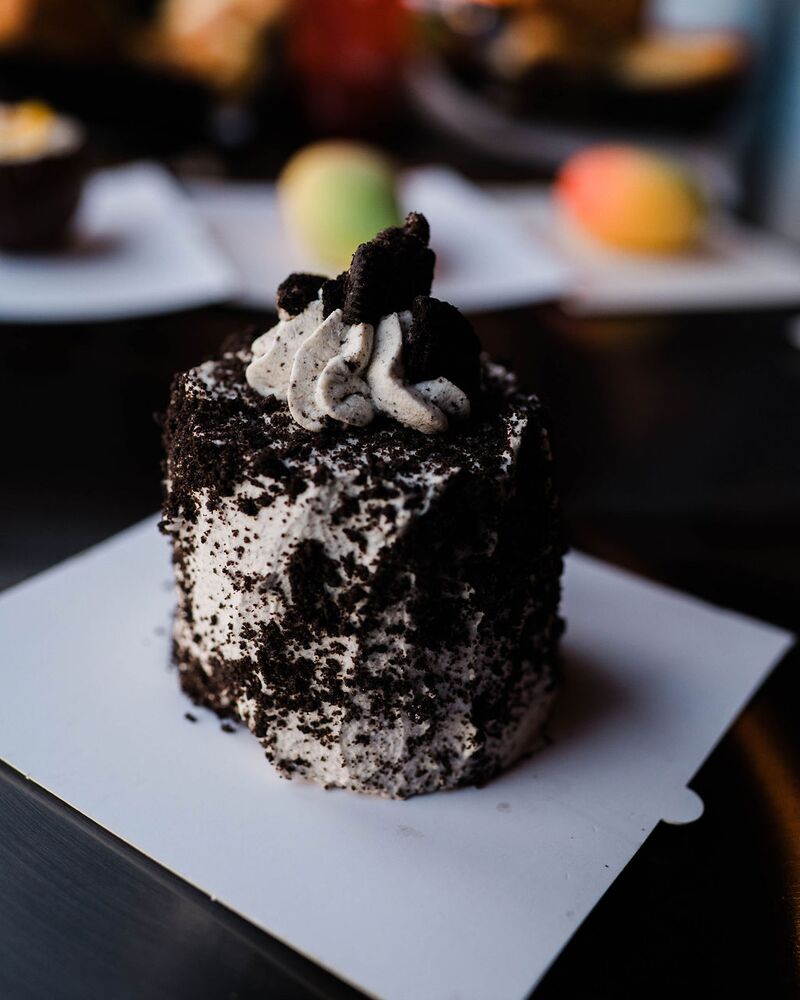 Cookies and cream mousse cake